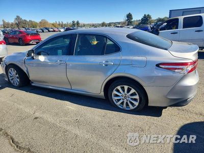 Drugie zdjęcie samochodu z przodu: 2018 TOYOTA CAMRY LE VIN:4T1B11HK8JU654008 - miniatura