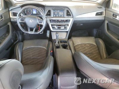 Zdjęcie 8 z 12 samochodu: 2017 HYUNDAI SONATA SPORT 2.0T VIN:5NPE34AB6HH437360 - miniatura