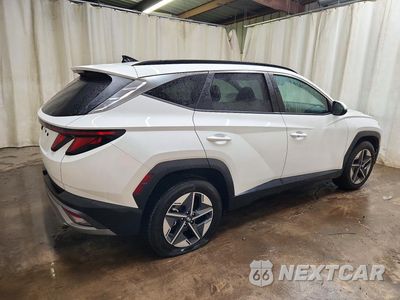 Trzecie zdjęcie samochodu z tyłu: 2026 HYUNDAI TUCSON SEL VIN:5NMJB3DE5TH721859 - miniatura
