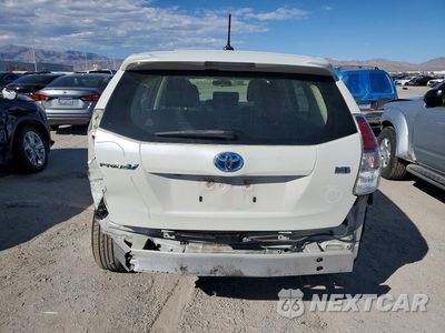 Zdjęcie 6 z 13 samochodu: 2016 TOYOTA PRIUS V TWO VIN:JTDZN3EU5GJ055005 - miniatura