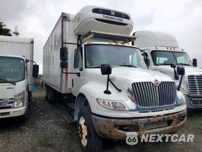 Czwarte zdjęcie samochodu z boku: 2018 INTERNATIONAL MF035 REFRIGERATED BOX TRUCK VIN:3HAMSTAR9JL046050 - miniatura