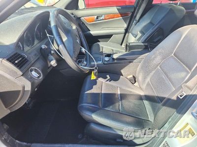 Zdjęcie 7 z 12 samochodu: 2011 MERCEDES-BENZ C 300 4MATIC VIN:WDDGF8BB8BR133460 - miniatura