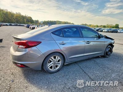 Trzecie zdjęcie samochodu z tyłu: 2019 HYUNDAI ELANTRA SEL VIN:5NPD84LF7KH465382 - miniatura