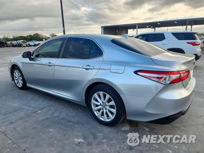 Drugie zdjęcie samochodu z przodu: 2020 TOYOTA CAMRY LE VIN:4T1C11AK5LU882923 - miniatura