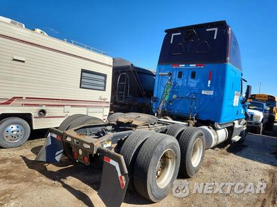 Trzecie zdjęcie samochodu z tyłu: 2015 FREIGHTLINER CASCADIA SEMI TRUCK VIN:3AKJGLD58FSGD9995 - miniatura