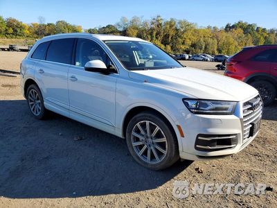 Czwarte zdjęcie samochodu z boku: 2018 AUDI Q7 PREMIUM PLUS VIN:WA1LAAF78JD045051 - miniatura