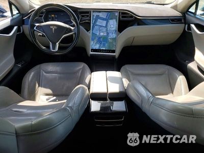 Zdjęcie 8 z 13 samochodu: 2015 TESLA MODEL S 85D VIN:5YJSA1H29FFP70869 - miniatura