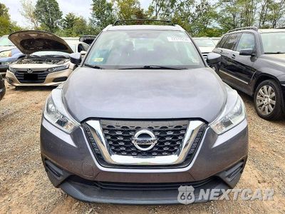 Piąte zdjęcie samochodu w środku: 2019 NISSAN KICKS SV VIN:3N1CP5CU9KL529153 - miniatura