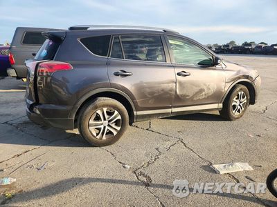 Trzecie zdjęcie samochodu z tyłu: 2017 TOYOTA RAV4 LE VIN:JTMZFREV8HJ718884 - miniatura
