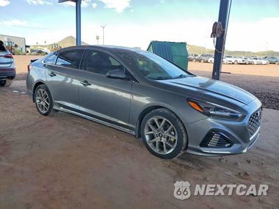 Czwarte zdjęcie samochodu z boku: 2019 HYUNDAI SONATA LIMITED TURBO VIN:5NPE34AB2KH781694 - miniatura
