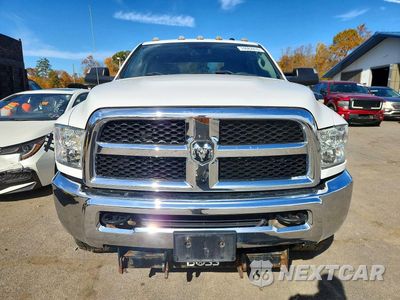 Piąte zdjęcie samochodu w środku: 2018 RAM 2500 ST VIN:3C6UR5CJ3JG326100 - miniatura