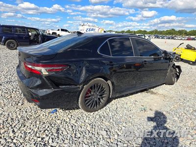 Trzecie zdjęcie samochodu z tyłu: 2022 TOYOTA CAMRY SE VIN:4T1T11AKXNU668173 - miniatura