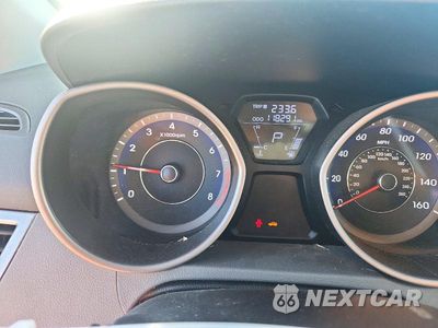 Zdjęcie 9 z 12 samochodu: 2012 HYUNDAI ELANTRA GLS VIN:KMHDH4AE4CU237062 - miniatura