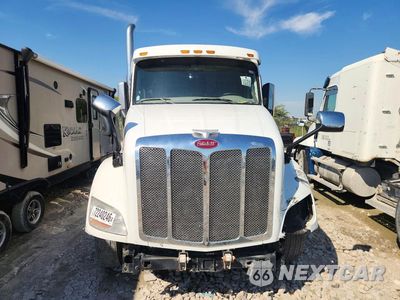 Piąte zdjęcie samochodu w środku: 2019 PETERBILT 579 SEMI TRUCK VIN:1XPBDP9X2KD235662 - miniatura