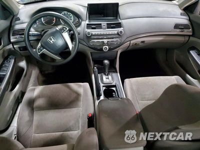 Zdjęcie 8 z 12 samochodu: 2010 HONDA ACCORD LX VIN:1HGCP2F35AA128348 - miniatura