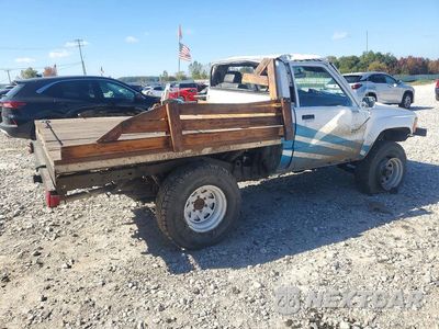 Trzecie zdjęcie samochodu z tyłu: 1986 TOYOTA PICKUP RN63 STD VIN:JT4RN63R0G0085986 - miniatura