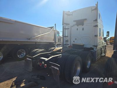 Trzecie zdjęcie samochodu z tyłu: 2018 FREIGHTLINER CASCADIA 125 VIN:1FUJGLDR8JLJJ7179 - miniatura