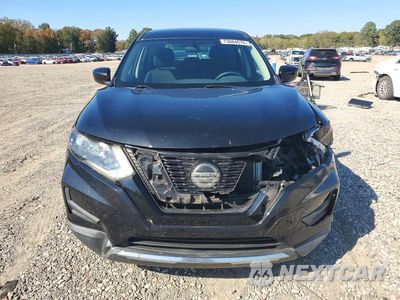 Piąte zdjęcie samochodu w środku: 2018 NISSAN ROGUE S VIN:5N1AT2MV2JC742487 - miniatura