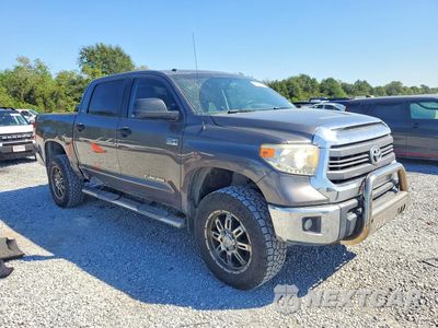 Czwarte zdjęcie samochodu z boku: 2014 TOYOTA TUNDRA CREWMAX SR5 VIN:5TFDW5F1XEX381612 - miniatura