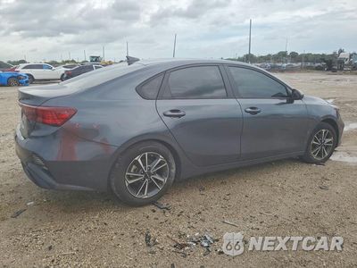 Trzecie zdjęcie samochodu z tyłu: 2023 KIA FORTE LXS VIN:3KPF24AD9PE581156 - miniatura