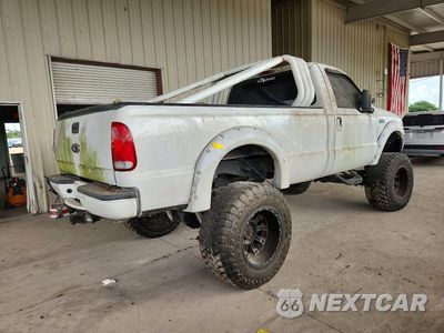 Trzecie zdjęcie samochodu z tyłu: 2001 FORD F250 SUPER DUTY VIN:1FTNF21LX1EC43005 - miniatura