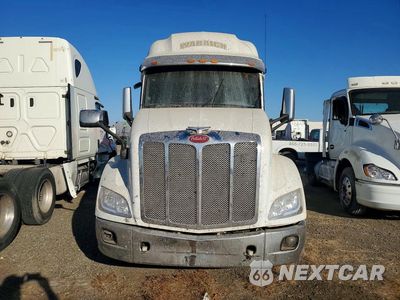 Piąte zdjęcie samochodu w środku: 2019 PETERBILT 579 SEMI TRUCK VIN:1XPBDP9X9KD604923 - miniatura