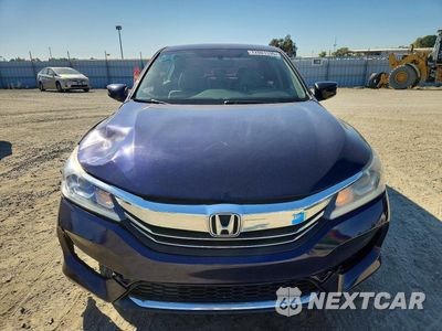 Piąte zdjęcie samochodu w środku: 2017 HONDA ACCORD LX VIN:1HGCR2F3XHA200729 - miniatura