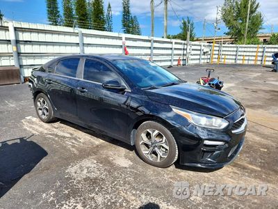 Czwarte zdjęcie samochodu z boku: 2019 KIA FORTE LXS VIN:3KPF24AD8KE032671 - miniatura