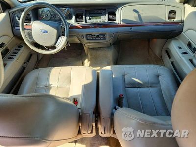 Zdjęcie 8 z 12 samochodu: 2011 FORD CROWN VICTORIA LX VIN:2FABP7EV3BX154472 - miniatura
