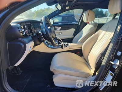 Zdjęcie 7 z 12 samochodu: 2017 MERCEDES-BENZ E 300 4MATIC VIN:WDDZF4KB6HA199112 - miniatura
