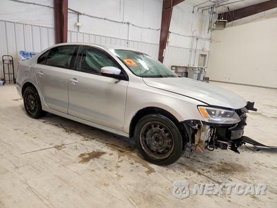 Czwarte zdjęcie samochodu z boku: 2014 VOLKSWAGEN JETTA SE VIN:3VWD17AJ1EM364606 - miniatura