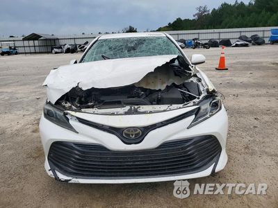 Piąte zdjęcie samochodu w środku: 2019 TOYOTA CAMRY LE VIN:4T1B11HK4KU805864 - miniatura