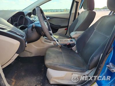 Zdjęcie 7 z 12 samochodu: 2014 FORD FOCUS SE VIN:1FADP3F25EL117494 - miniatura
