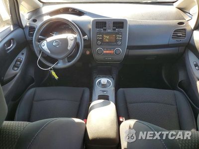 Zdjęcie 8 z 12 samochodu: 2015 NISSAN LEAF S VIN:1N4AZ0CP2FC316676 - miniatura
