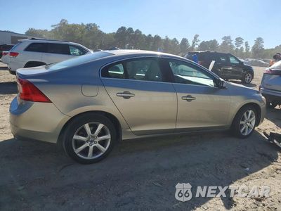 Trzecie zdjęcie samochodu z tyłu: 2016 VOLVO S60 PREMIER VIN:YV126MFK6G2402945 - miniatura