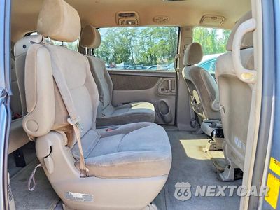 Zdjęcie 11 z 13 samochodu: 2004 TOYOTA SIENNA LE VIN:5TDBA23C94S005577 - miniatura