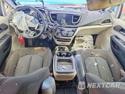 Zdjęcie 8 z 13 samochodu: 2020 CHRYSLER PACIFICA TOURING VIN:2C4RC1FG7LR281958 - miniatura