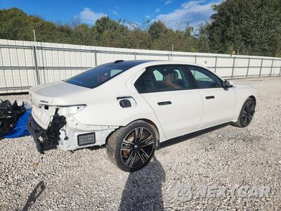 Trzecie zdjęcie samochodu z tyłu: 2024 BMW I7 EDRIVE50 VIN:WBY43EJ09RCR28548 - miniatura