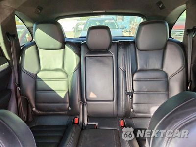 Zdjęcie 10 z 13 samochodu: 2012 PORSCHE CAYENNE TURBO VIN:WP1AC2A2XCLA80335 - miniatura