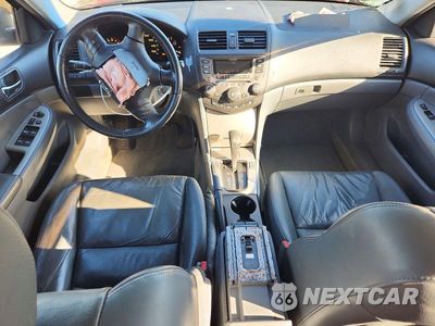 Zdjęcie 8 z 12 samochodu: 2006 HONDA ACCORD EX VIN:1HGCM56876A009097 - miniatura