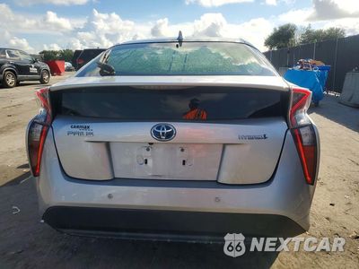 Zdjęcie 6 z 12 samochodu: 2017 TOYOTA PRIUS FOUR VIN:JTDKARFU6H3048858 - miniatura