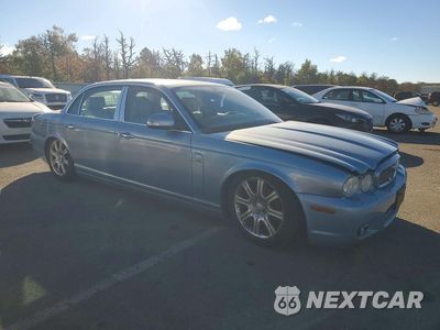 Czwarte zdjęcie samochodu z boku: 2008 JAGUAR XJ8 L VIN:SAJWA79B28SH24653 - miniatura