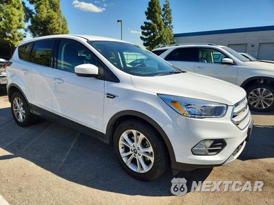 Czwarte zdjęcie samochodu z boku: 2019 FORD ESCAPE SE VIN:1FMCU0GD8KUA54986 - miniatura