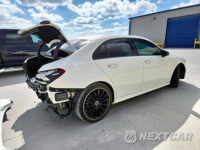 Trzecie zdjęcie samochodu z tyłu: 2021 MERCEDES-BENZ A 220 VIN:W1K3G4EB2MJ268905 - miniatura