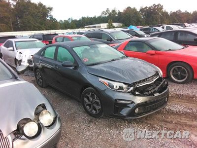 Czwarte zdjęcie samochodu z boku: 2019 KIA FORTE LXS VIN:3KPF24AD5KE070181 - miniatura