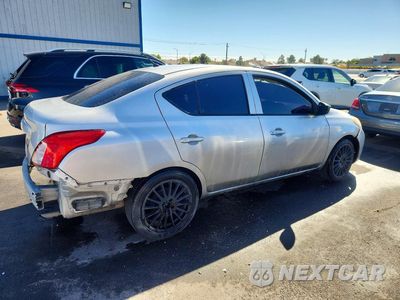 Trzecie zdjęcie samochodu z tyłu: 2017 NISSAN VERSA 1.6 S VIN:3N1CN7AP0HL831454 - miniatura