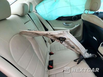 Zdjęcie 10 z 12 samochodu: 2016 MERCEDES-BENZ C 300 4MATIC VIN:55SWF4KB9GU155378 - miniatura