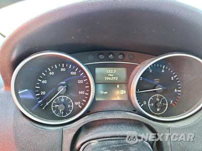 Zdjęcie 9 z 13 samochodu: 2009 MERCEDES-BENZ ML 550 VIN:4JGBB72E59A519116 - miniatura