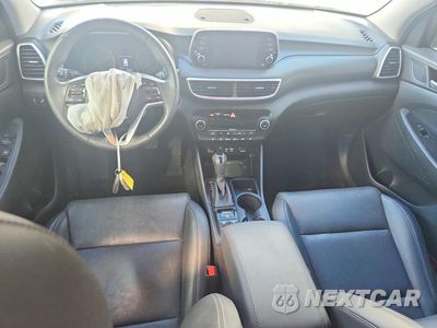 Zdjęcie 8 z 13 samochodu: 2019 HYUNDAI TUCSON LIMITED VIN:KM8J33AL3KU012589 - miniatura