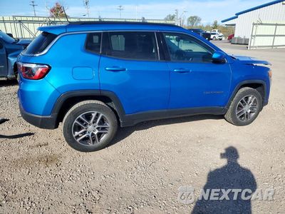 Trzecie zdjęcie samochodu z tyłu: 2020 JEEP COMPASS LATITUDE VIN:3C4NJDBB6LT251685 - miniatura